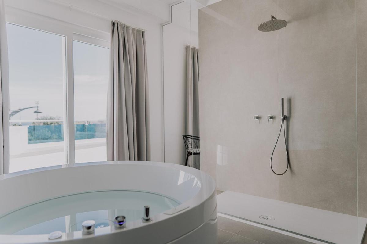 Suite Donna Edwige By Monholiday Monopoli Exterior photo